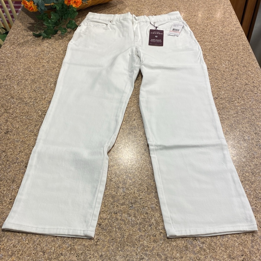 NWT Gloria Vanderbilt Amanda White Jeans 10 Short Classic Rise Tapered Leg - Picture 3 of 14